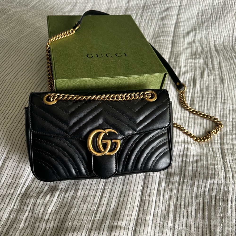 GG Marmont Small Shoulder Bag